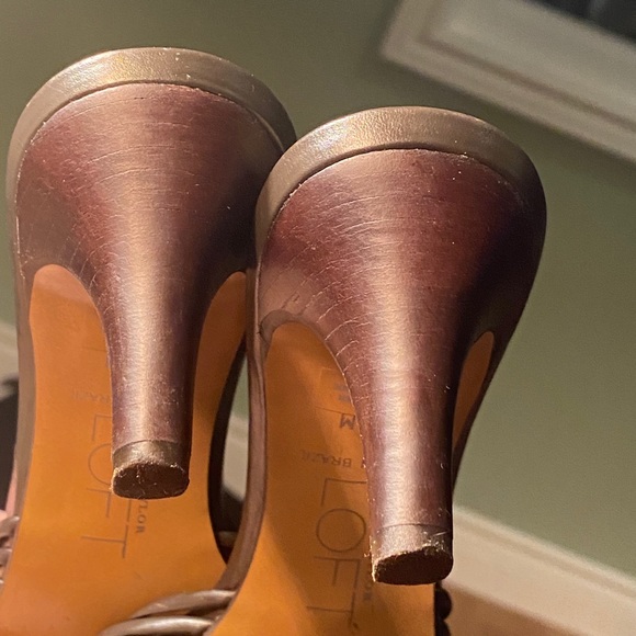 Ann Taylor Loft leather heels - Picture 2 of 8